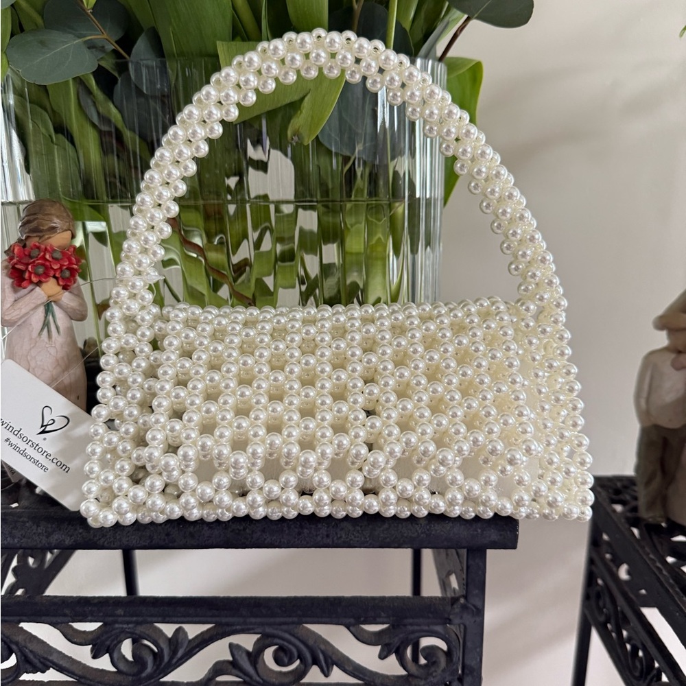 Elegant Pearl Beaded Handbag